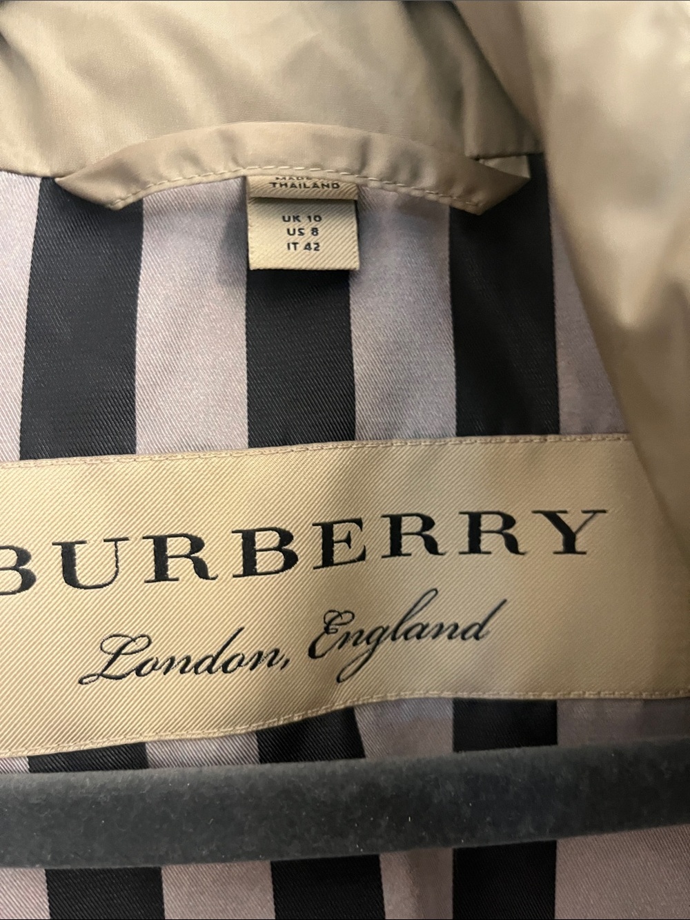 Burberry Women's Beige Utility Parka with Check Lining - Picture 2 of 6